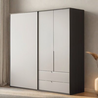 Garde-robe simple, tendance et haut de gamme