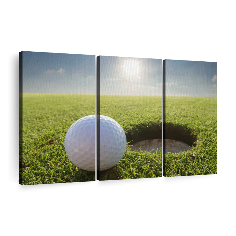«Sunlit Golf Ball» sur toile, H 32 po x l 50 po