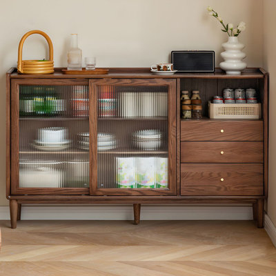 Buffet simple de style nordique moderne