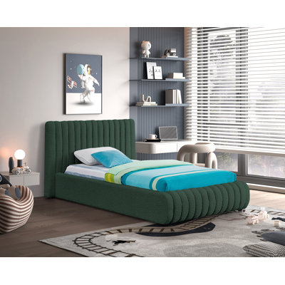 Hynlee Upholstered Platform Bed