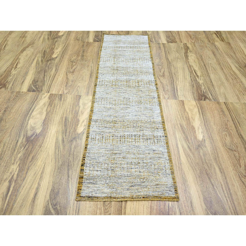 Tapis de couloir en laine nouée à la main blanche et dorée 2 pi 7 po x 8 pi 2 po 389FF6E17AD644E99907BE47454FB6EB