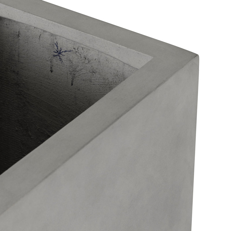 Kiro Planter, 32" H x 18" W x 18" D
