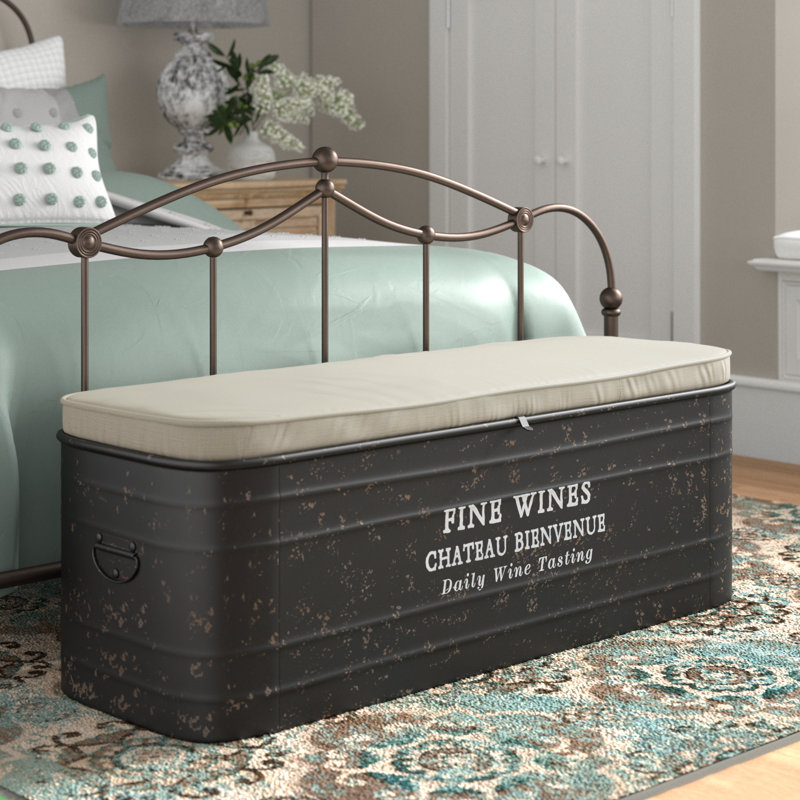 Banc de rangement en métal Thelonius avec dessus en toile de jute crème et typographie champagne