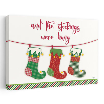 «And The Bas Were Hang» - bas de Noël contemporain à carreaux et tissus à pois, décoration festive