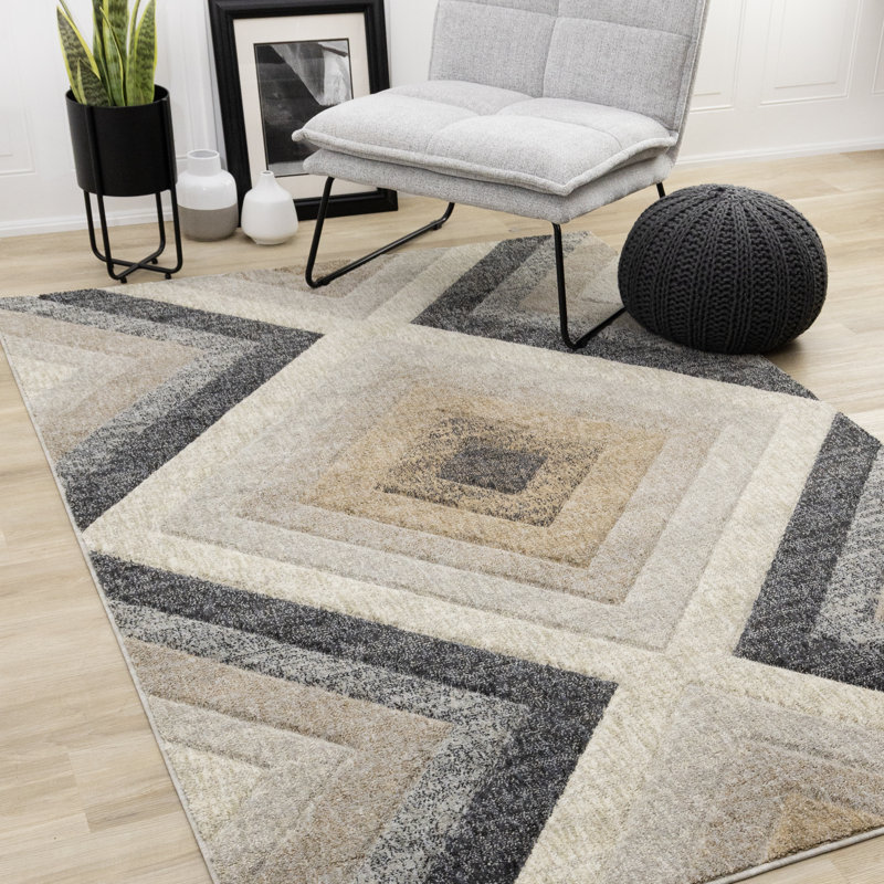 Tapis beige, noir, gris, Lecreasha, Rectangle 5 pi 3 po x 7 pi 7 po
