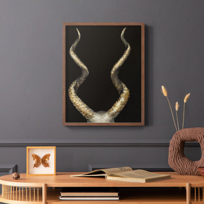 Reproduction encadrée de cornes d'antilope en spirale - bois massif