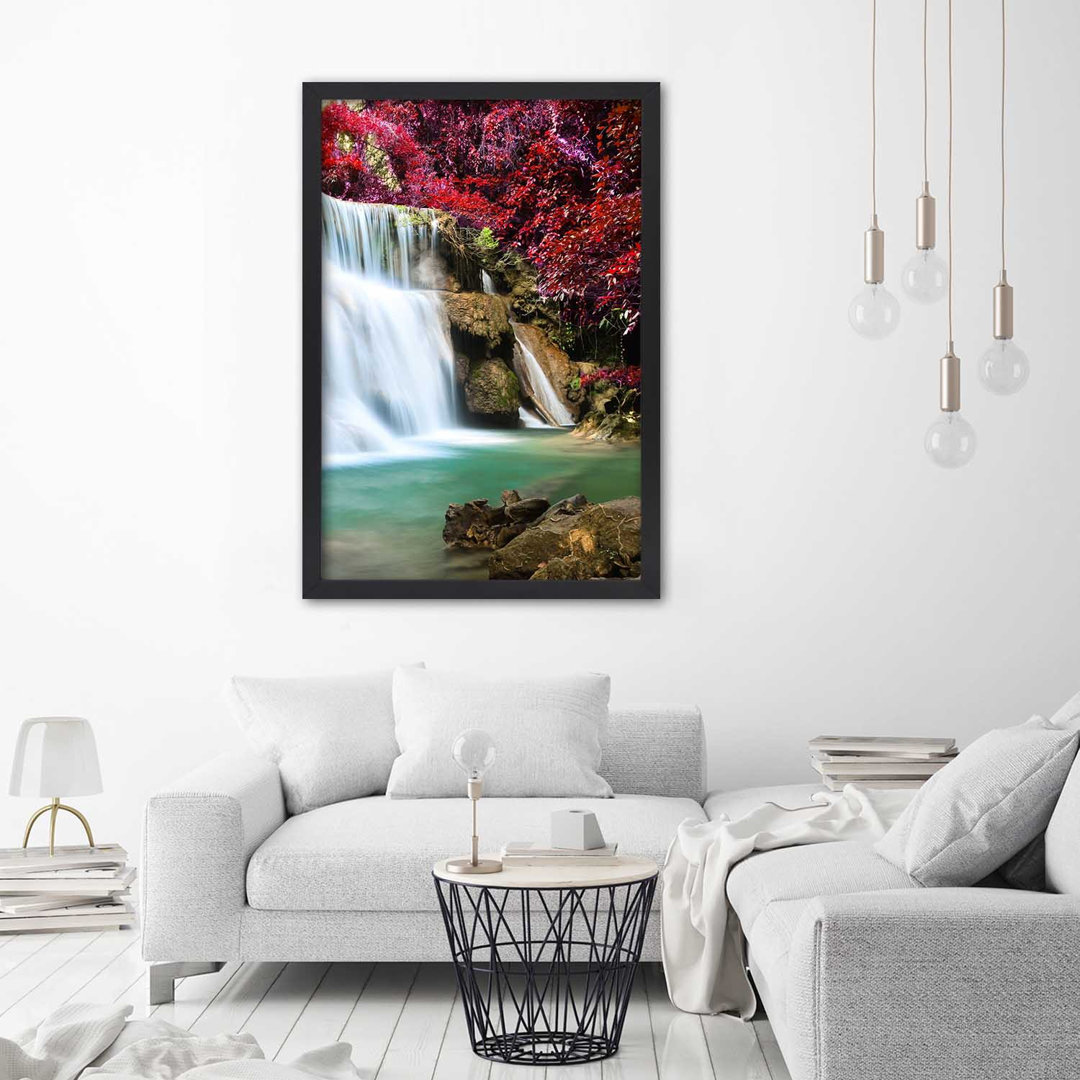 Gerahmtes Poster Cascading Waterfall