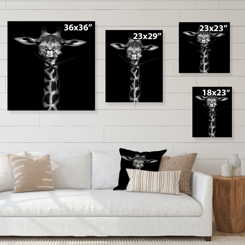 Portrait d'une horloge murale girafe, Petit
