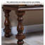 Table de couloir classique en chêne foncé avec accents de broche et 4 portes