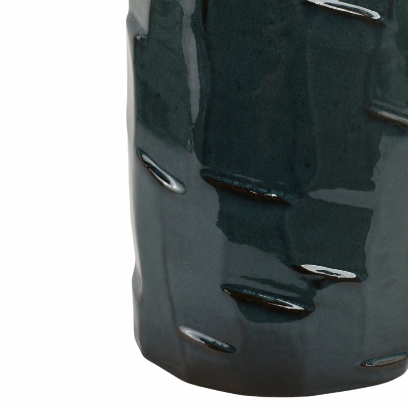 Terracotta Vase With Sculpted Textured Design - Elegant Decorative Accent For Modern And Contemporary Spaces, Ideal For Floral Arrangements And Stylish Home Decor