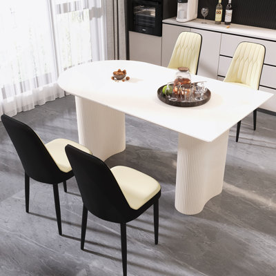 Ensemble de table de salle à manger 5 pièces, une table en bois, 4 chaises sans accoudoirs avec pieds en métal