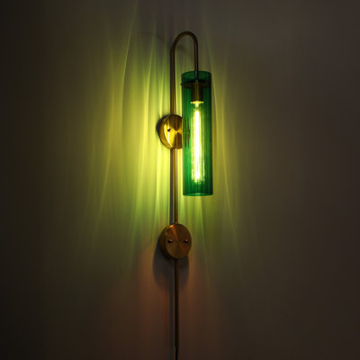 Applique murale moderne de 106 cm (41,73 po) avec abat-jour en verre côtelé pour couloir, à brancher ou à câble, 60 W max., culot E26, 120 V, verre noir et transparent