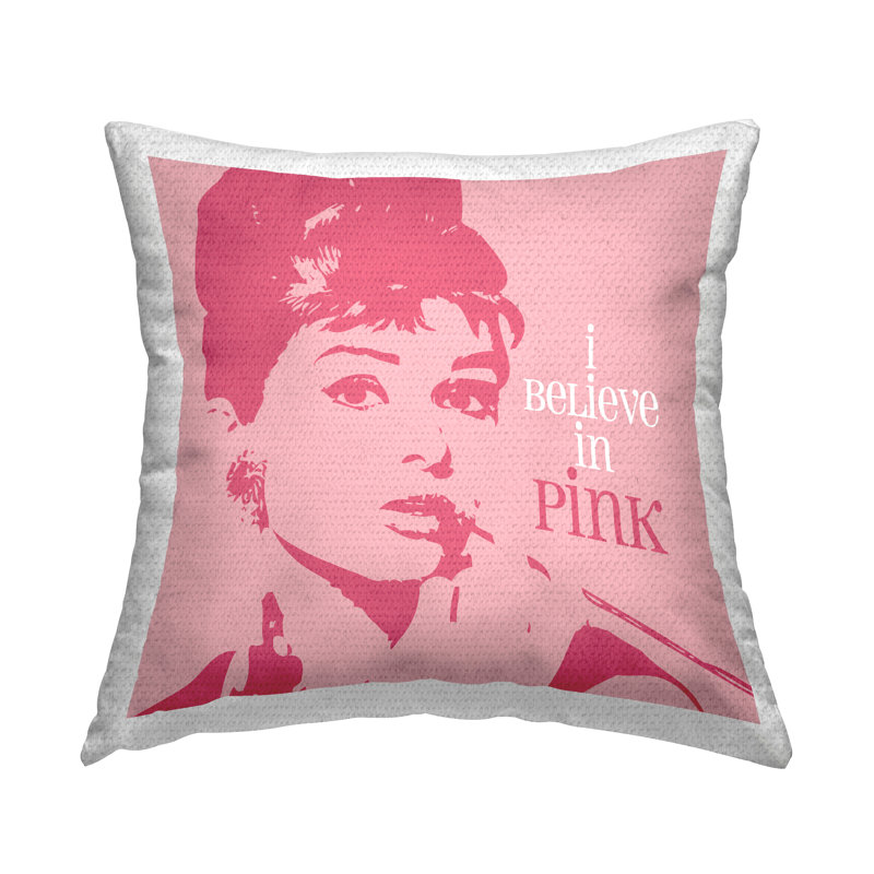 Coussin d'extérieur imprimé rose Audrey Hepburn par Amy Brinkman