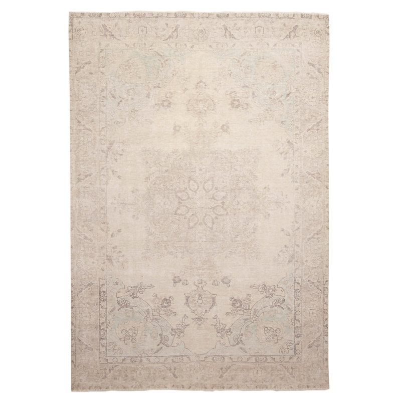 Munn Khaki Rug 6'4" x 9'4"