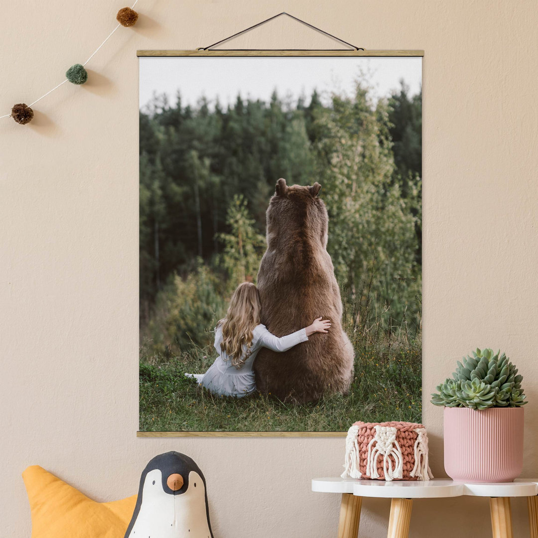 Fotodruck Mädchen mit Braunbär