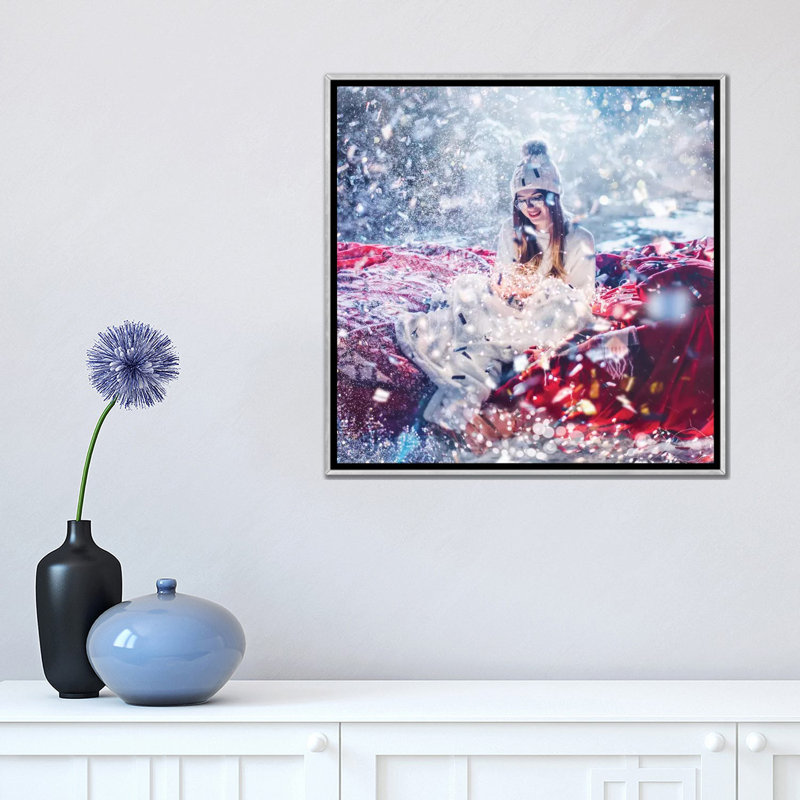 «Magic Winter» par Hobopeeba - reproduction imprimée, H 18 po x l 18 po x 1,5 po, Toile avec cadre argenté, Pas de tapis