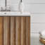 Meuble-lavabo 24 po
en chêne brun