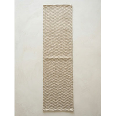 Chemin de table intérieur beige chaud Herringbone Bay 14 x 72 po