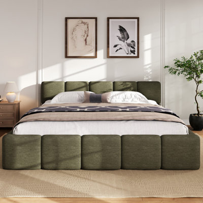 Lit plateforme tapissier avec tête et pied de lit moelleux