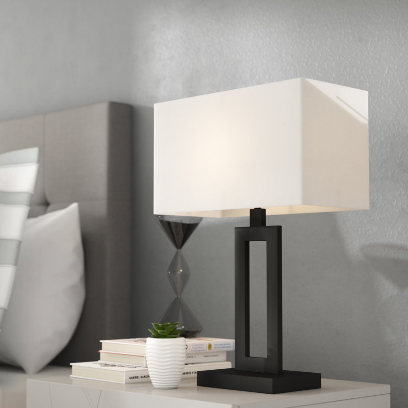 Larde Metal Lamp, Black