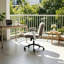 Chaise de bureau confortable en tissu capitonné Comfy, chaise de bureau pivotante réglable avec accoudoirs rabattables, siège large et fonction d'inclinaison pour la maison, la coiffeuse et le bureau