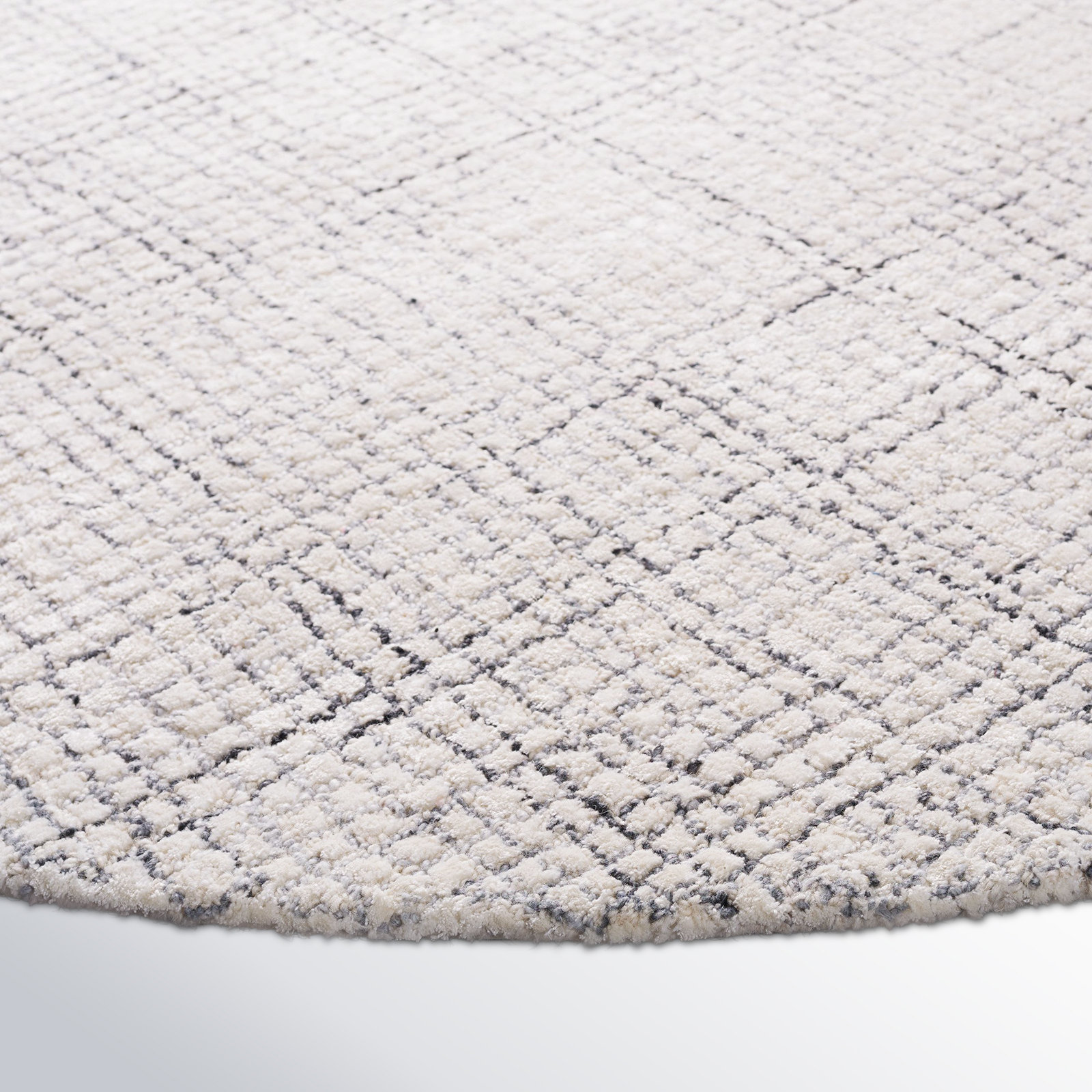 Rowe Ivory Grey Hand-Tufted Abstract Rug, Round 6'