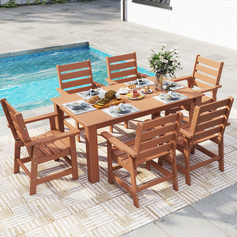 Table de salle à manger d'extérieur 67 po en PEHD avec trou pour parasol, Brun