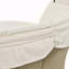 Lit de jour convertible pour terrasse avec auvent rétractable et coussins confortables, parfait pour se détendre au bord du jardin ou au bord de la piscine-117248194