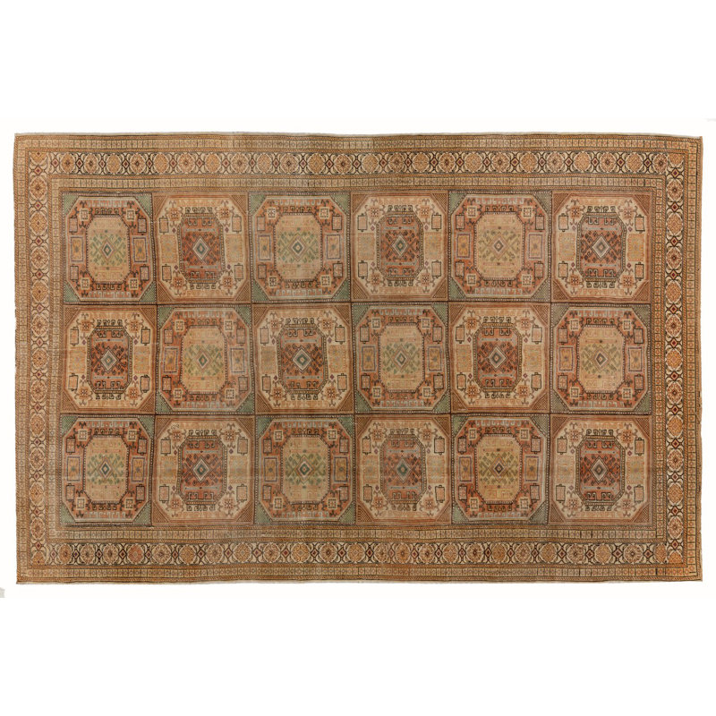 Tapis turc rétro, couleurs discrètes, motif géométrique et motifs tribaux