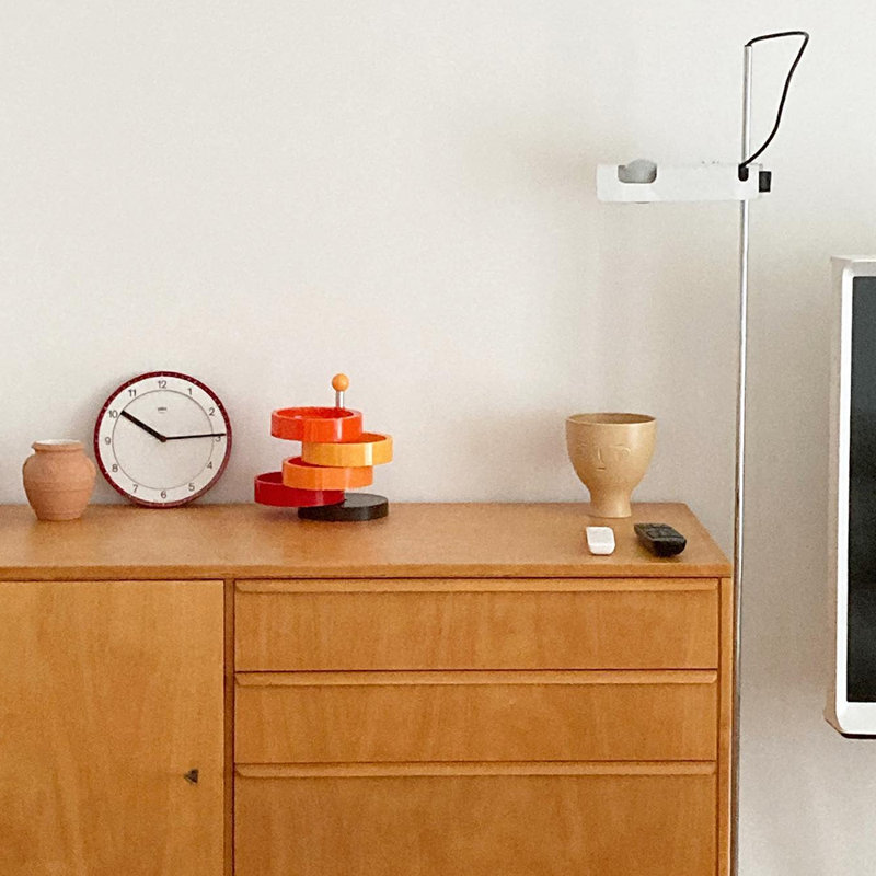 Buffet simple de style nordique moderne