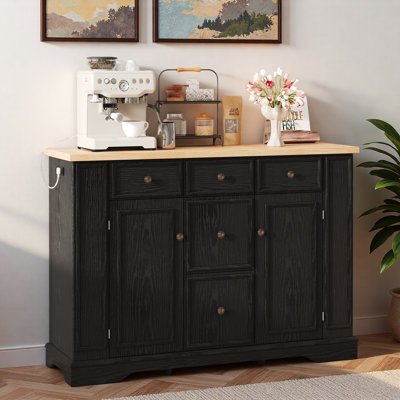 Buffet avec 5 tiroirs, 2 tablettes intérieures réglables, supports de rangement de porte, tablettes latérales ouvertes et station de charge