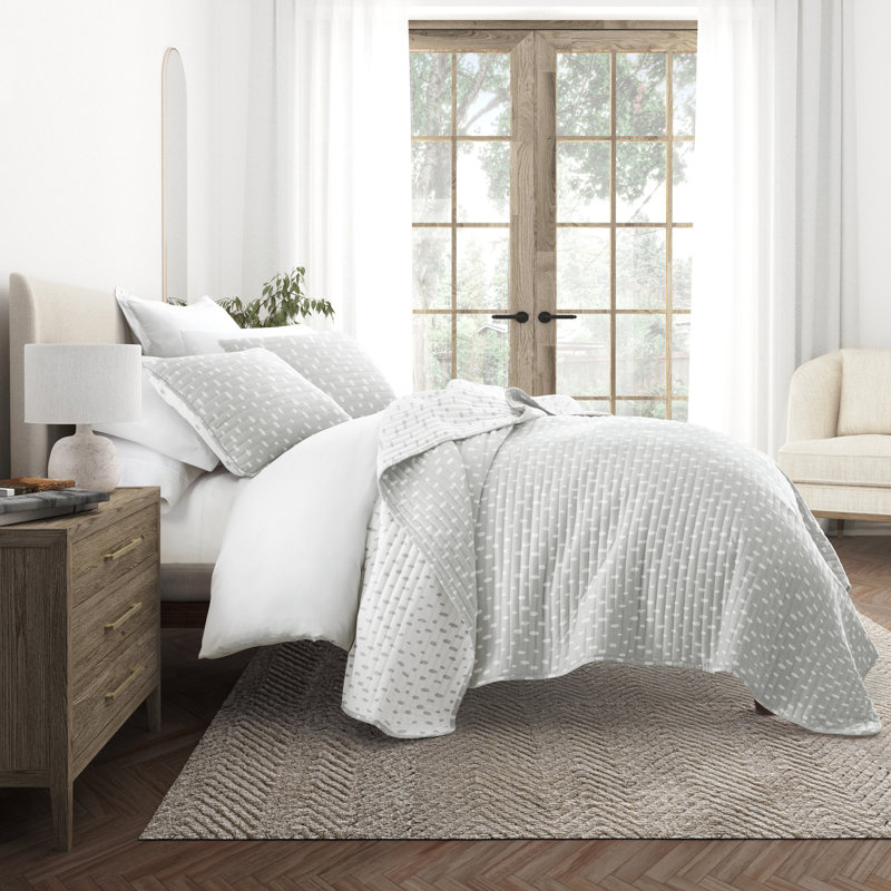 Light Gray Twin Reversible Microfiber Quilt Set with Painted Dots