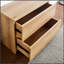 Système d'organisation en bois de chêne Devi avec unités modulaires pour une organisation de garde-robe personnalisable et durable-682811555