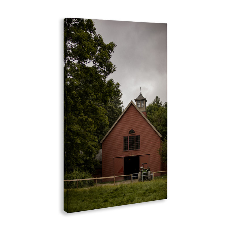 Tracteur traditionnel et toile de ferme, design par Aaron Matheson, H 45 po x l 30 po