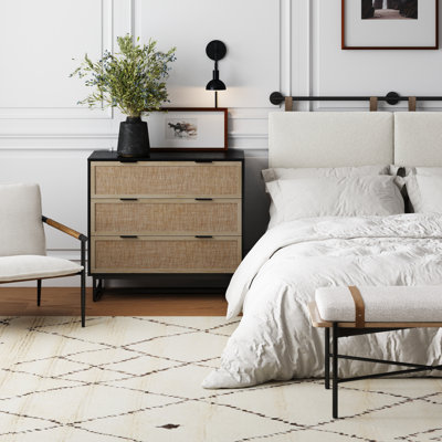37'' W 3 - Drawer Dresser