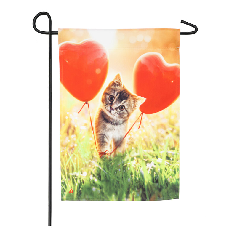 Drapeau de jardin en polyester chat avec ballons cardiaques