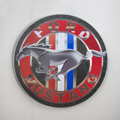 Traditional Entertainment Wall Decor on Metal