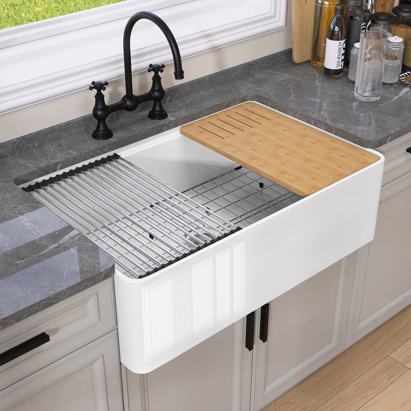 Évier de cuisine l 30 po x P 20 po en argile réfractaire à tablier frontal à cuve simple avec station de travail et évier blanc avec accessoires