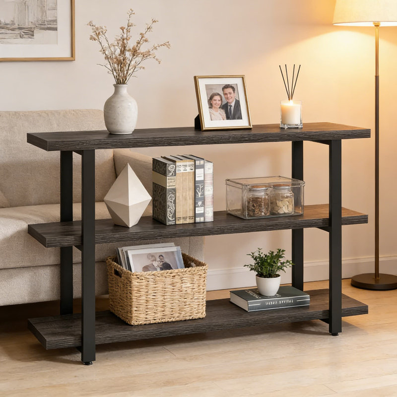Table de canapé moderne avec tablettes de rangement, console industrielle pour entrée, salon ou couloir, finition grain de bois rustique et structure en métal robuste