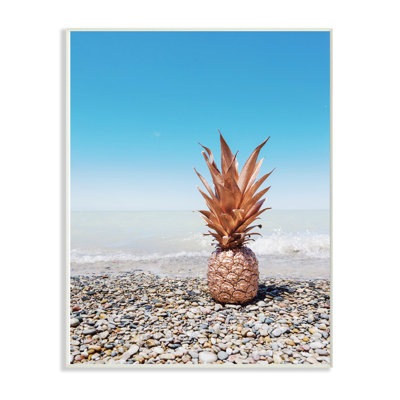 « rose gold métallique, ananas métallique », impression sur plage avec bleu ciel