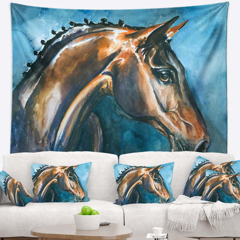 Cheval brun sur une tapisserie aquarelle bleue, H 32 po x l 39 po