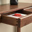 Console brun simple de style nordique.-1894298216