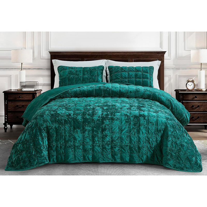 Emerald Green King Size Velvet Quilt Set with Reversible Microfiber