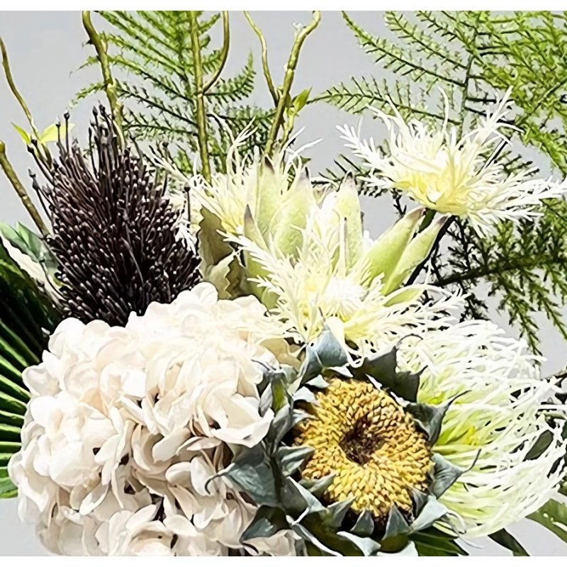Décoration de fleur simulée