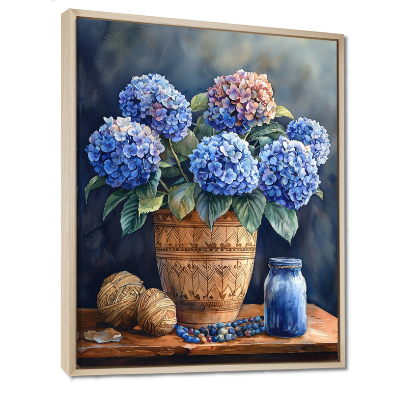 Hydrangeas in a Tribal Vase - Hydrangea, reproduction d'art sur toile, H 20 po x l 12 po, Crème, crème