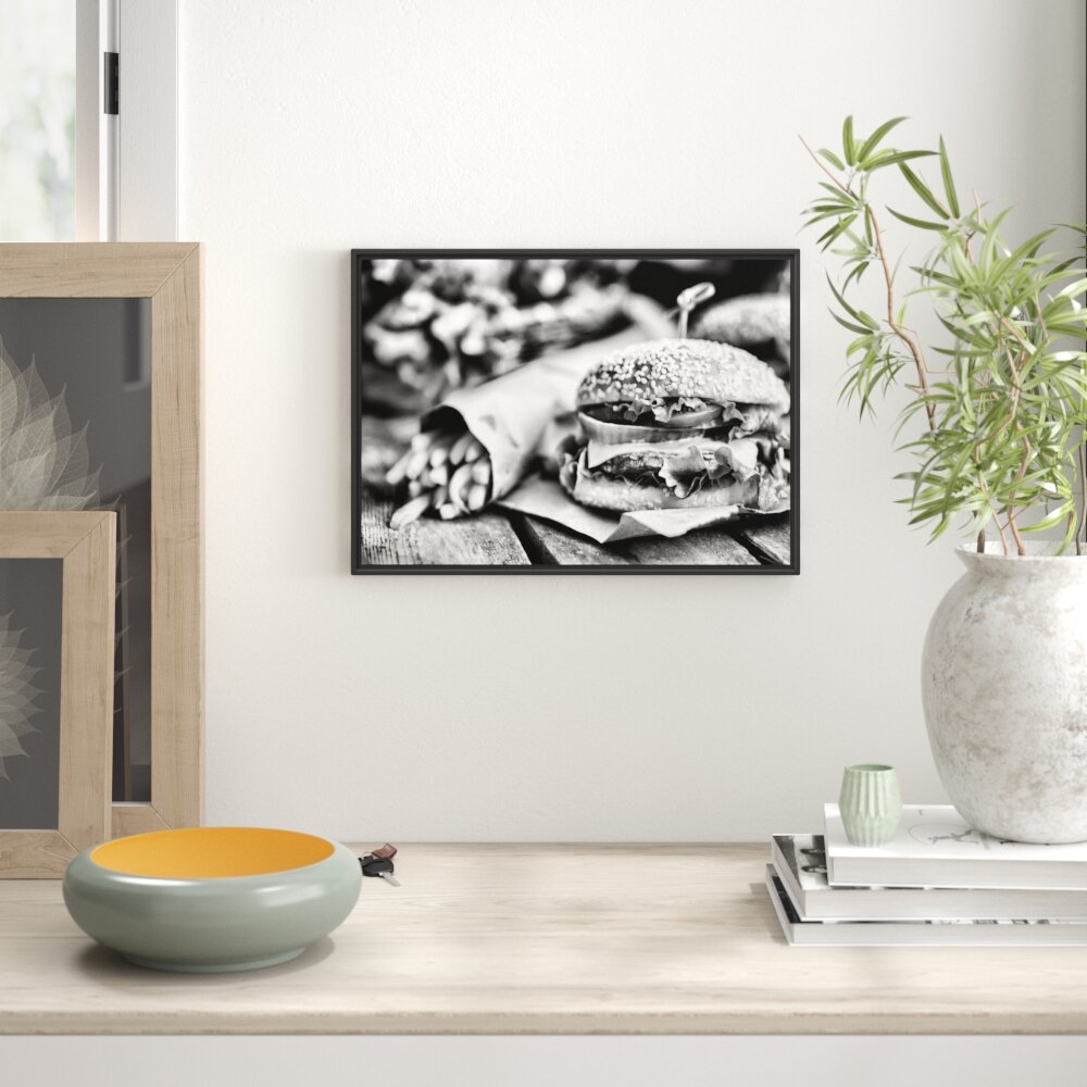 Gerahmtes Wandbild Burger und Pommes