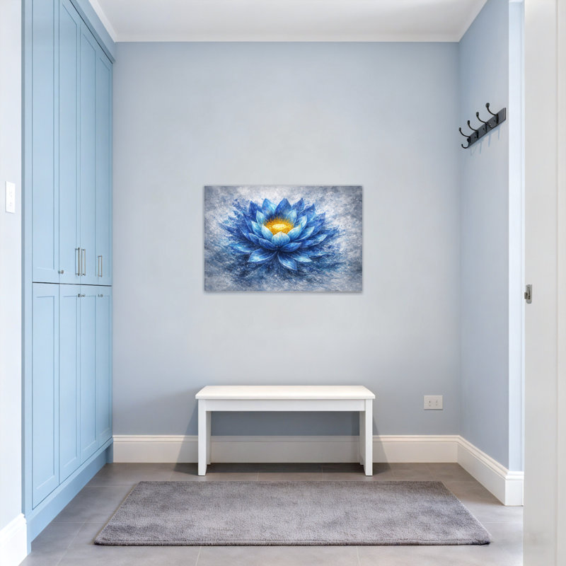 Plantes et fleurs de lotus bleu avec centre doré, H 12 po x l 18 po