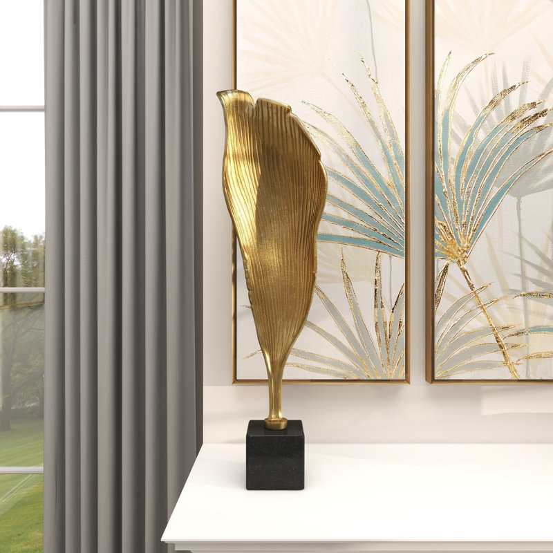 Sculpture Frejya, Or, H 29,85 po x l 8,4 po x P 4,05 po