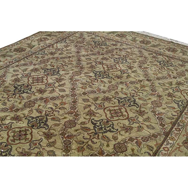Wool Oriental Area Rug in Brown/Rust