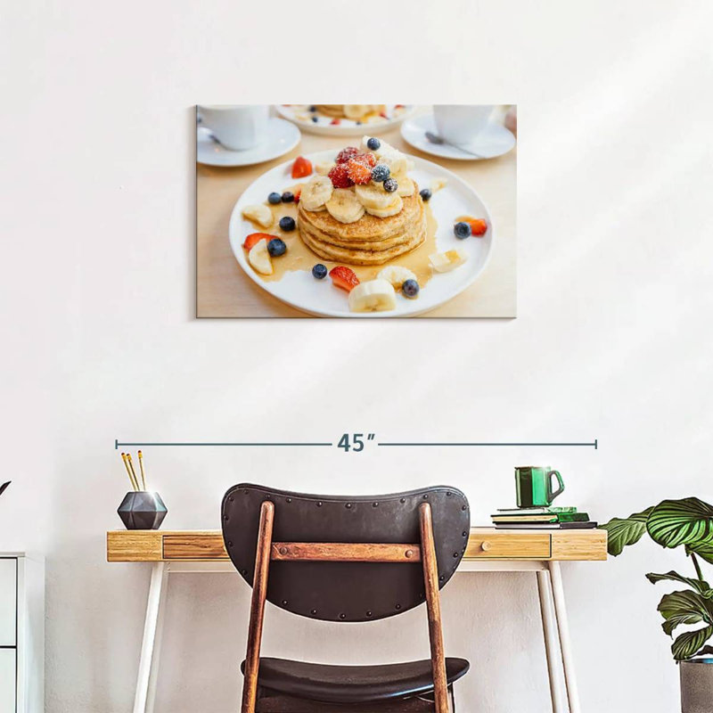 Crêpes à la banane et aux baies, H 20 po x l 30 po